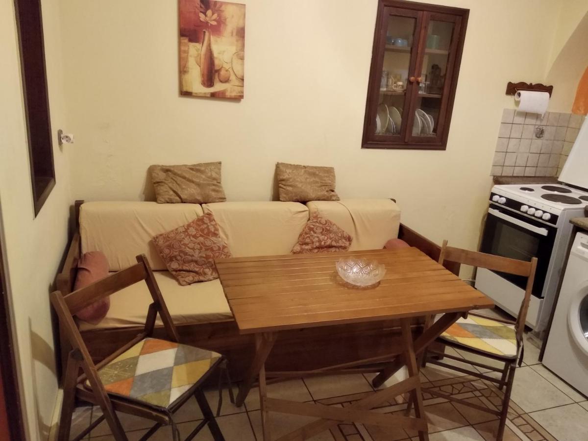Apartment Classical With Style In The Town Ermoupoli