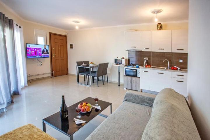 Apartment E & M Nea Iraklitsa