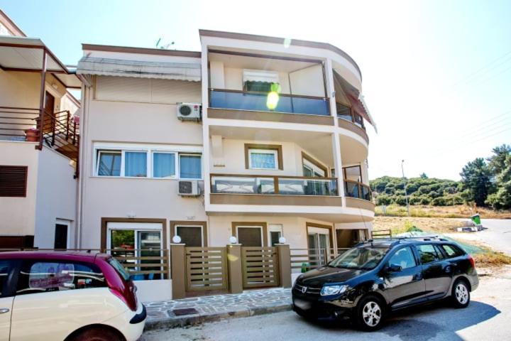 Apartment E & M *