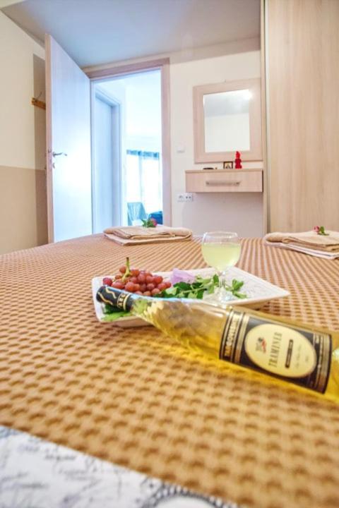 Apartment E & M *