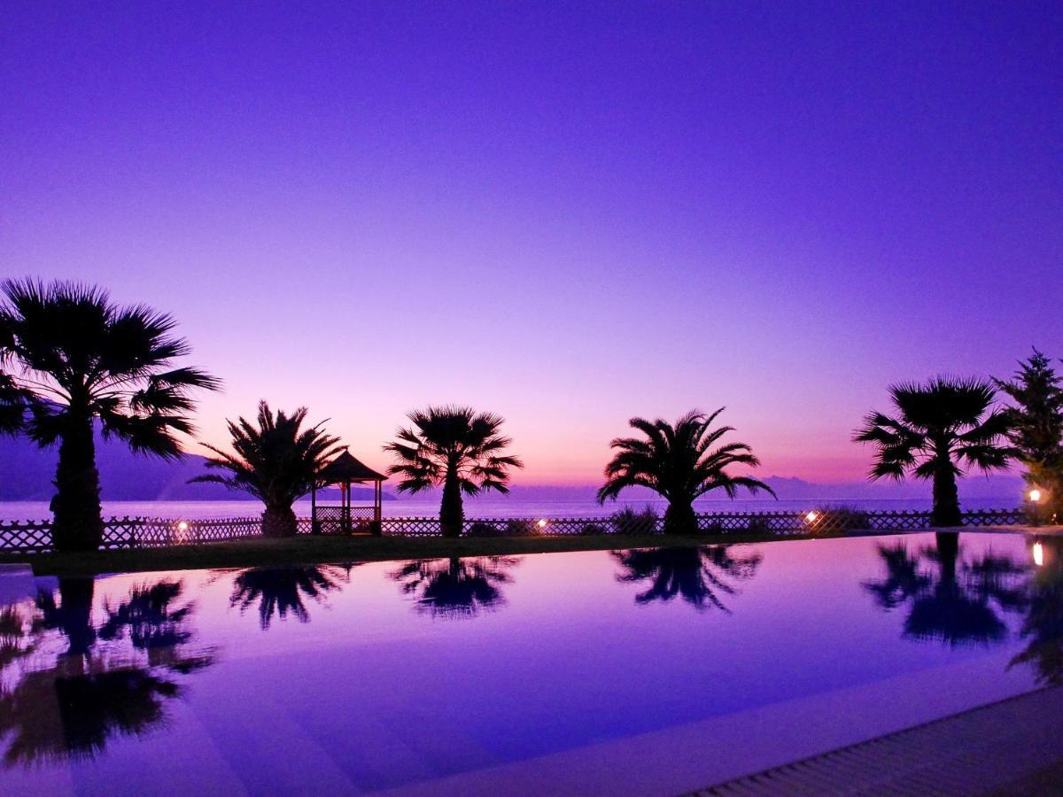Anna Maria Rock Pure Luxury