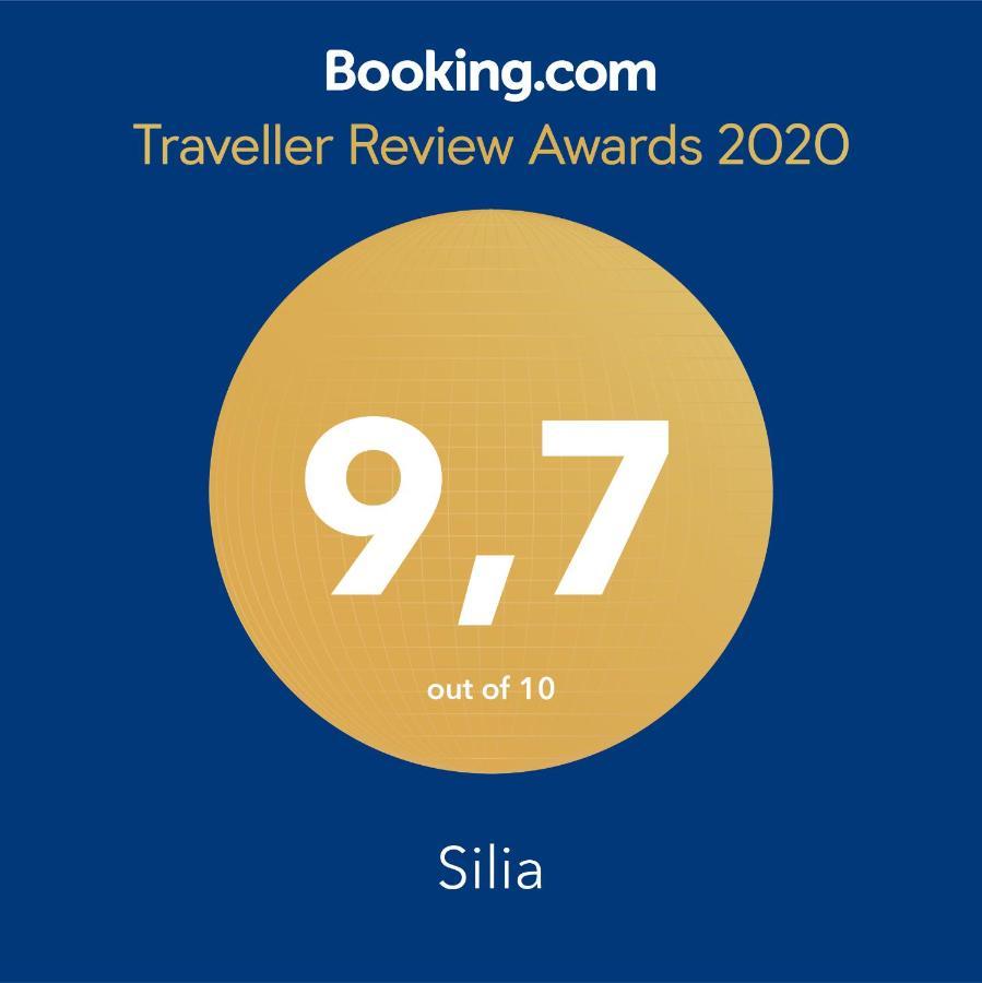 Silia