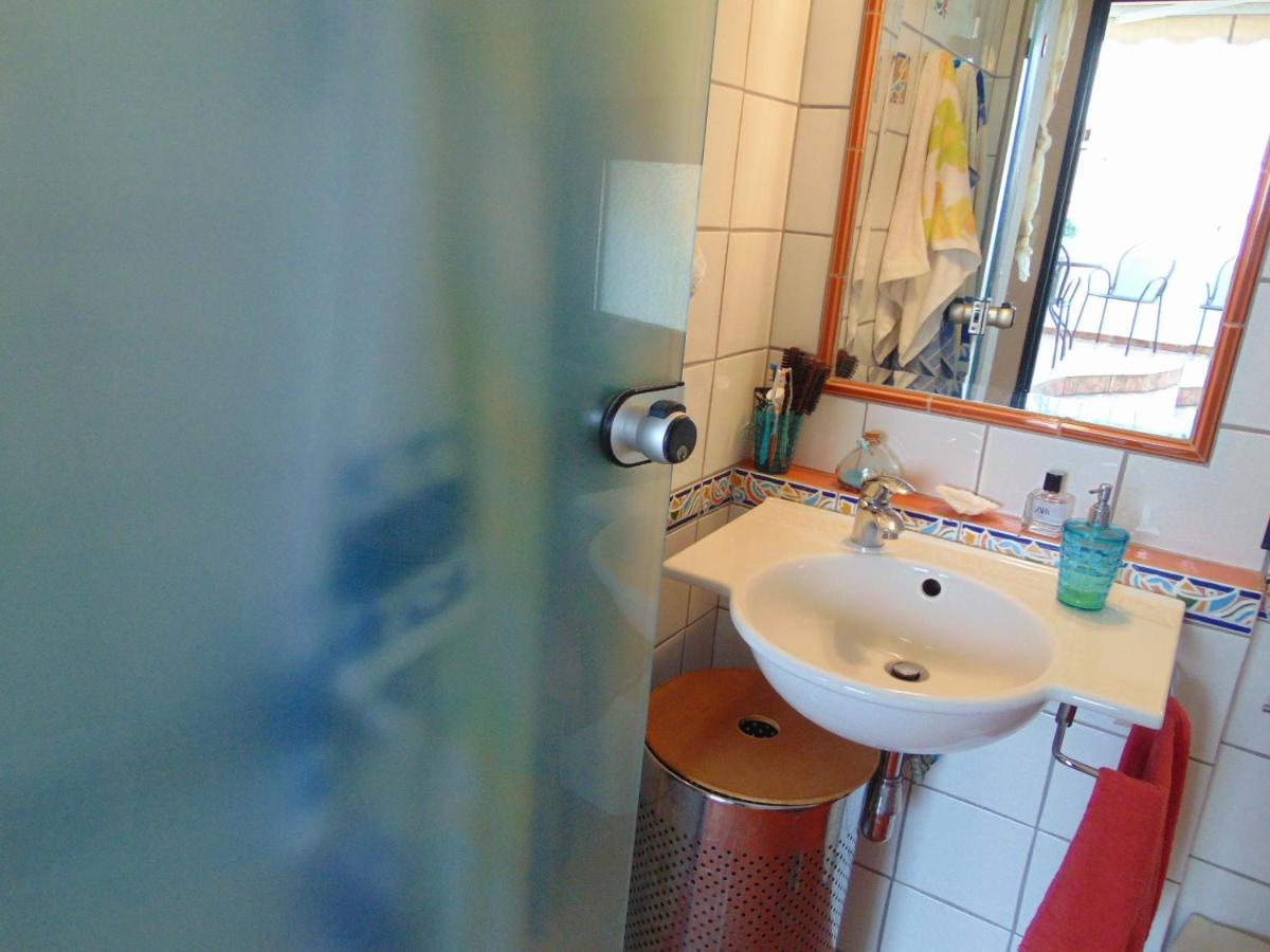 Crystal Bay Apartment Palaiontsiflikion