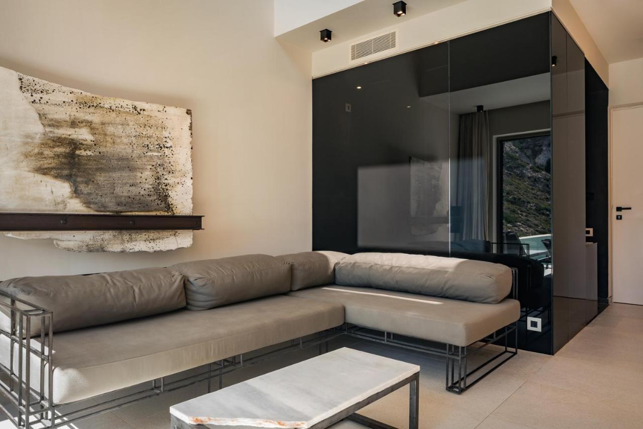 Milos Cove 5* Komia
