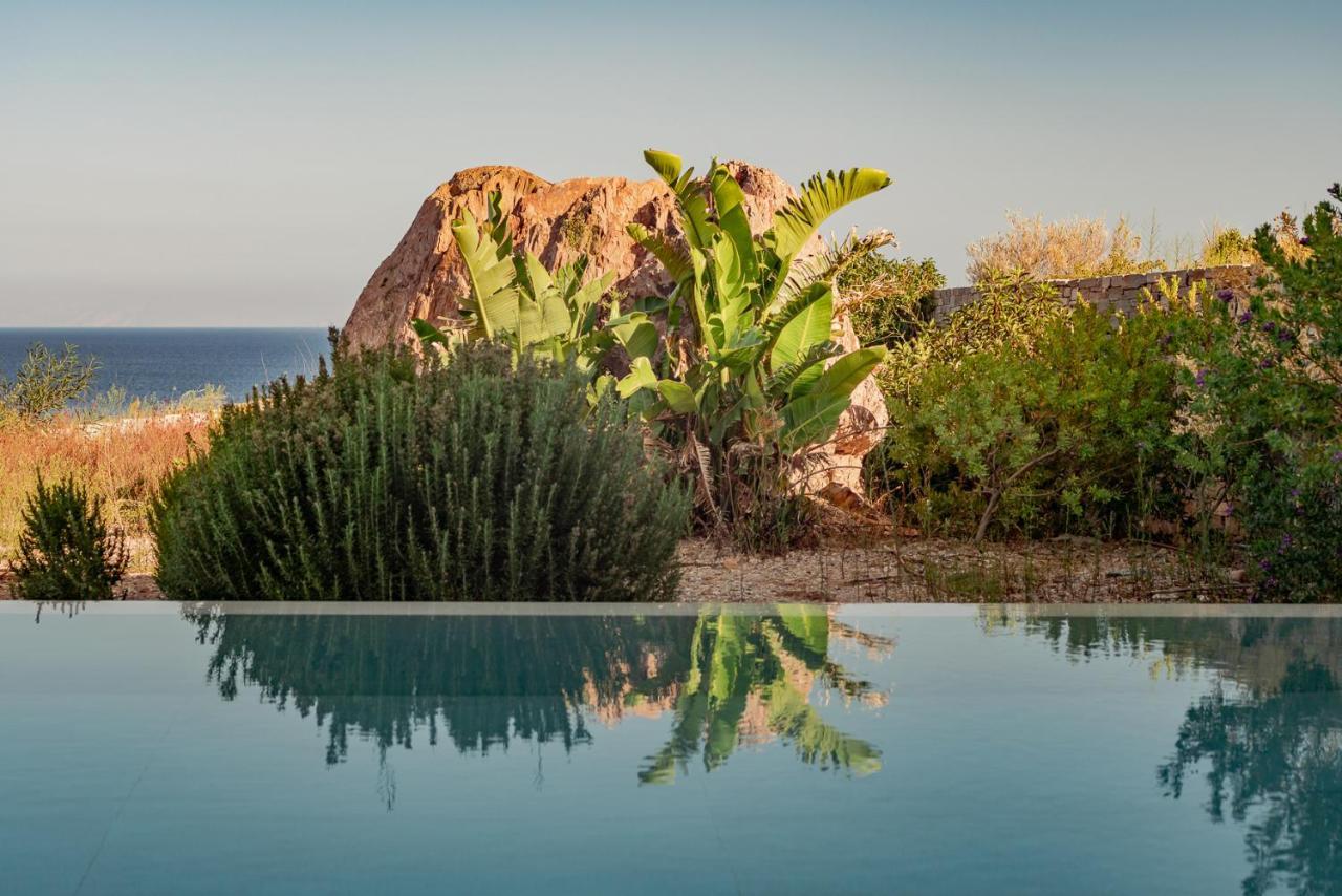 Milos Cove Hotel Komia