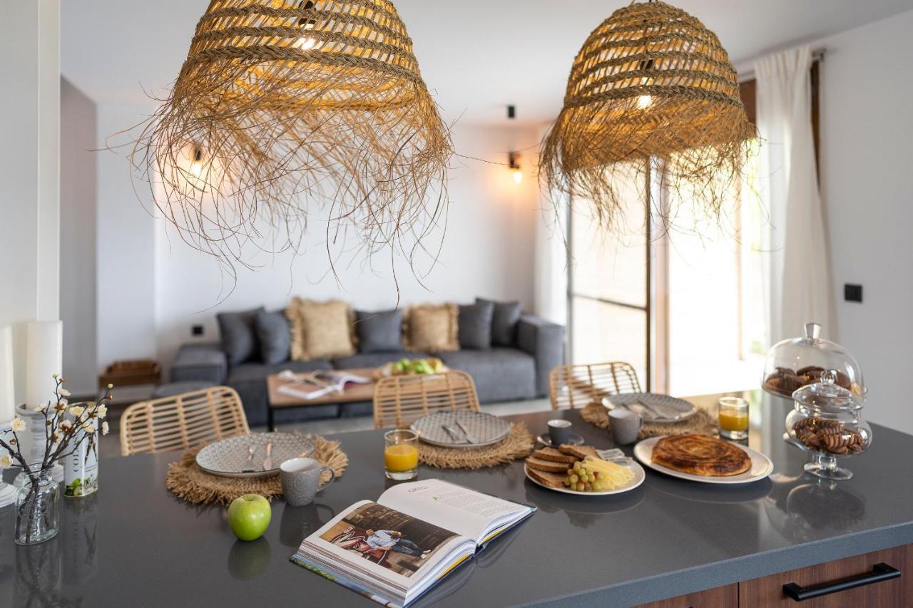 Luxury Nissovilla With Private Pool & Sea Views Villa