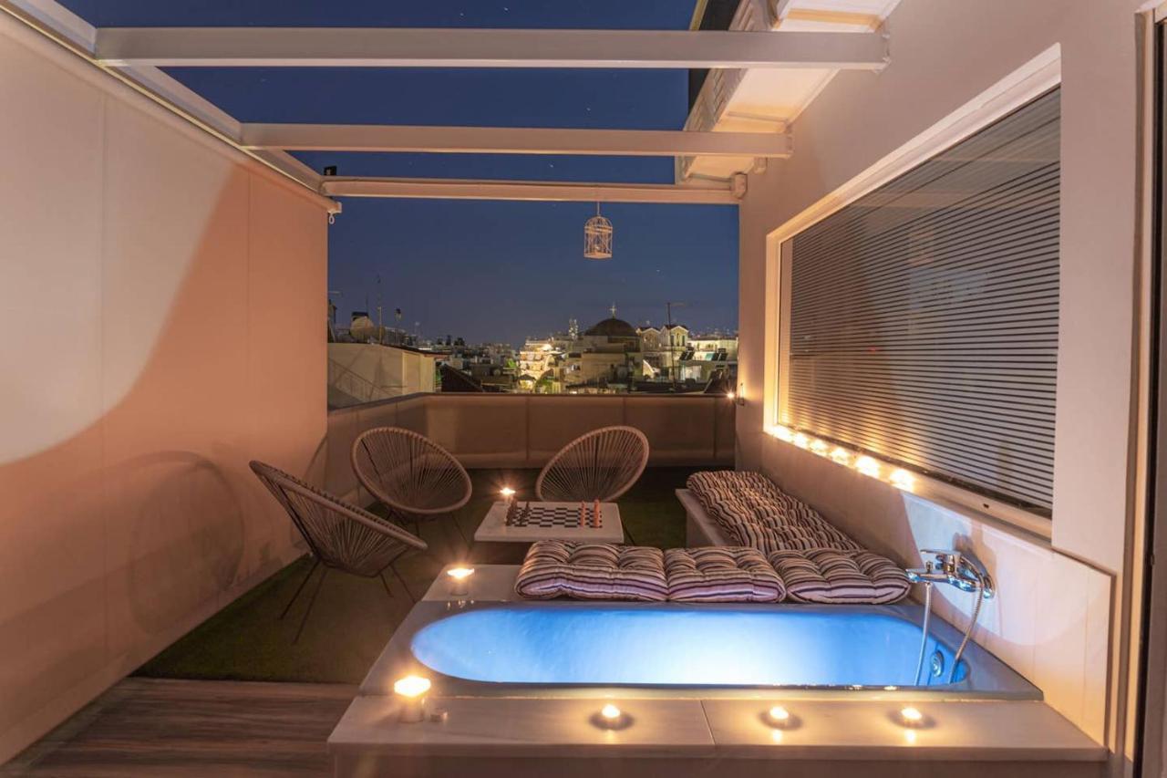 Tiny Penthouse, Big Terrace Apartment *