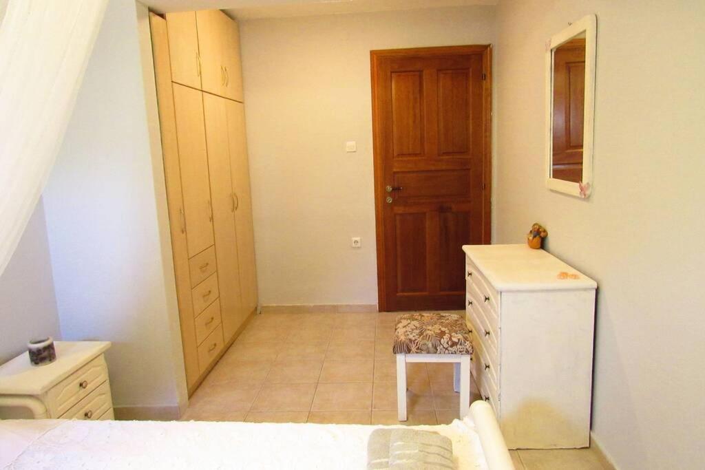 Christie's Ground Floor By The Sea Holiday home Kato Gatzea