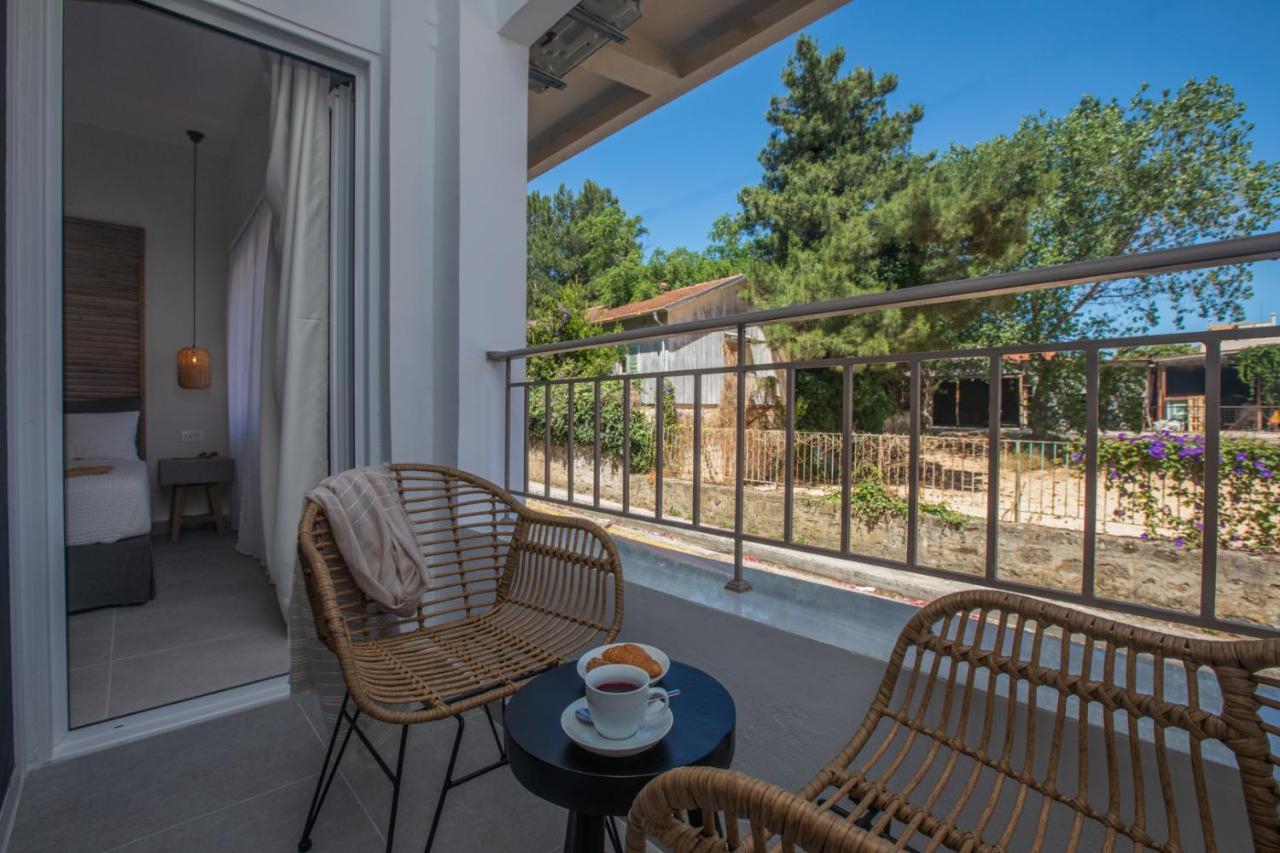 Anemelia Luxury *