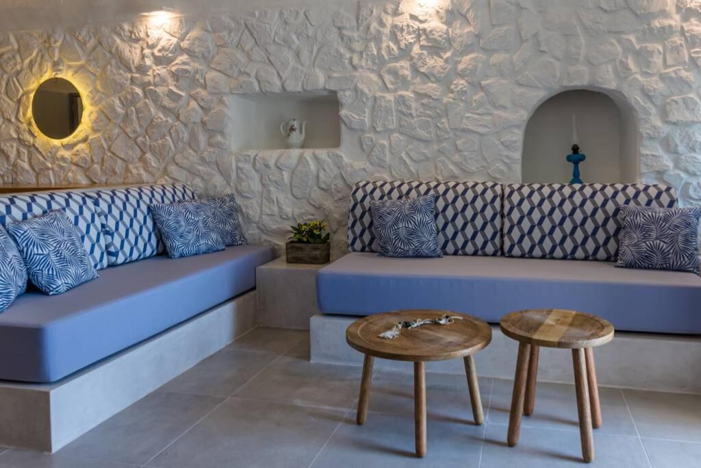 Casa Tholari Al Mare * Pera Gyalos