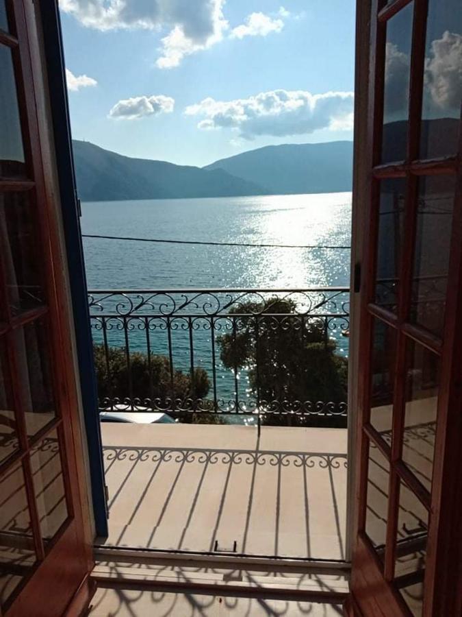 Fey's House Waterfront -