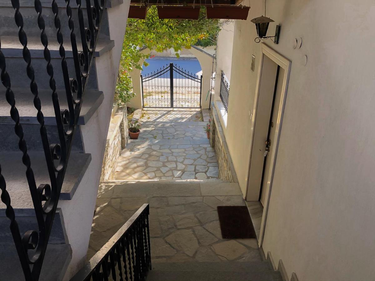 Seasidelongo 1 Min From The Of Nikiti (Sithonia)