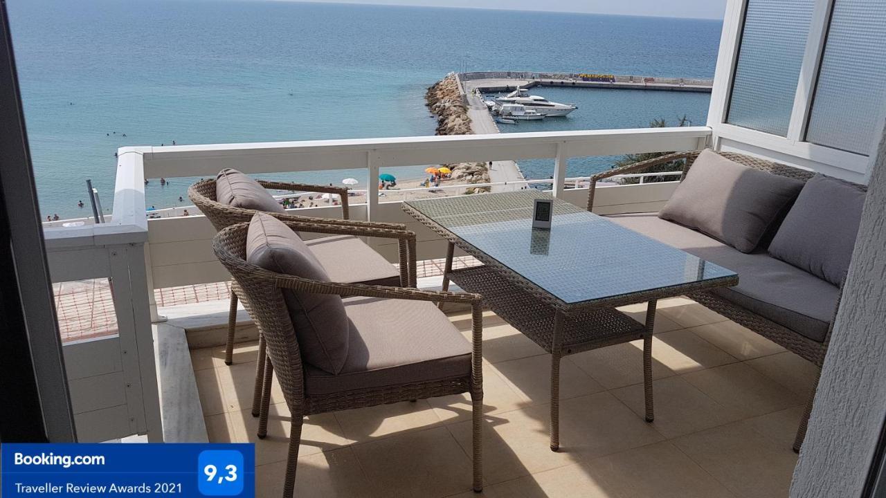 Luxury On The First Line ! Apartment