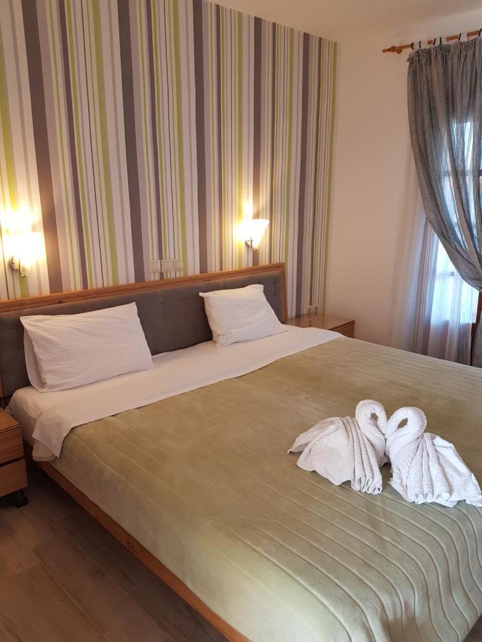 Marina Hotel