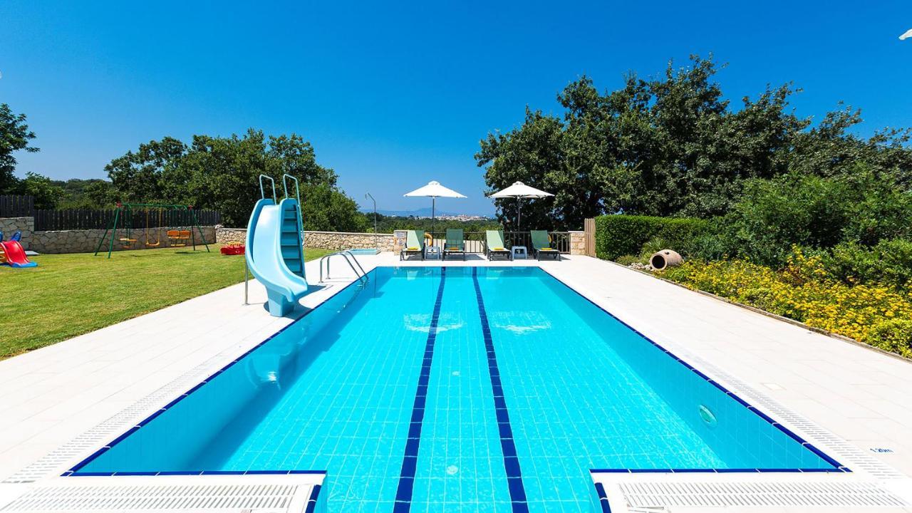 Acorn Villa *