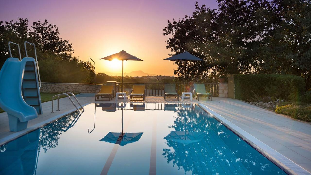 Acorn Villa