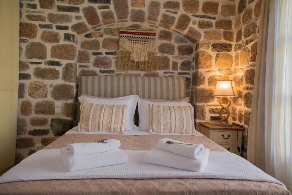 Villa Lithos Poros *
