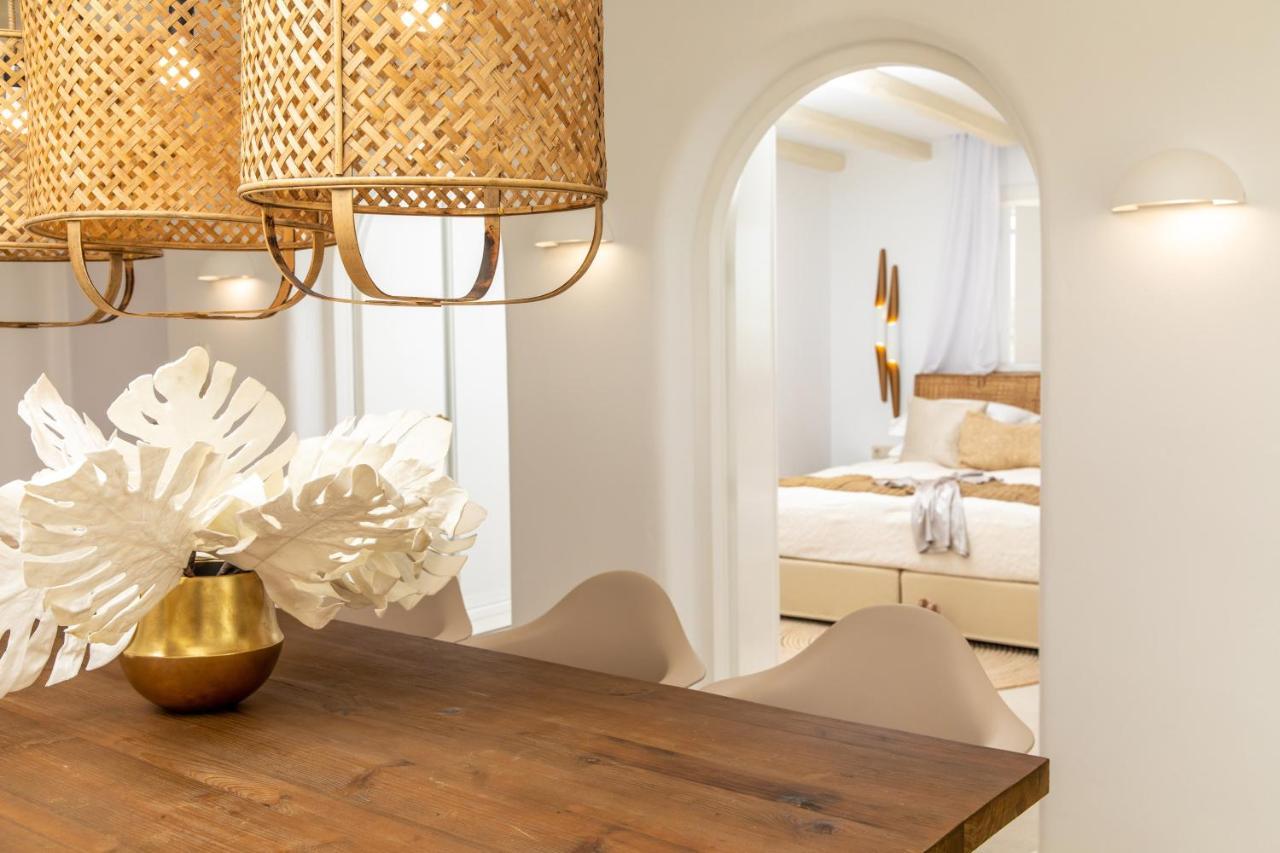 Gold & White Villa Maragkas