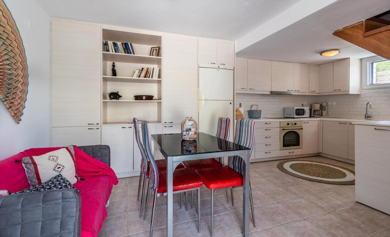 Apartment Niki's Adamantas (Milos)