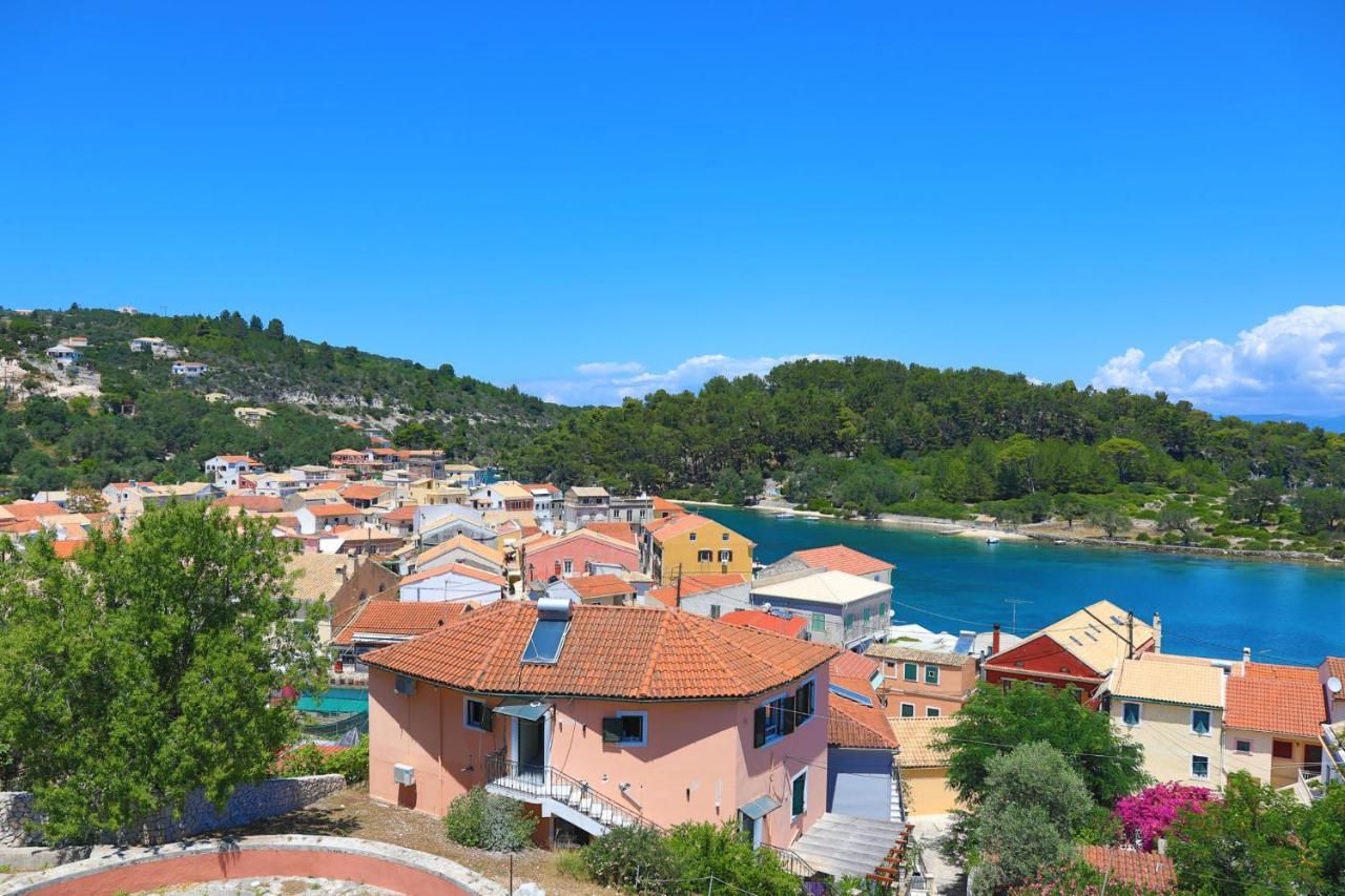 Sterna * Gaios