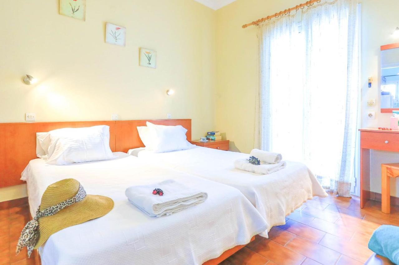 Zouli Athina * Kalami (Corfu)