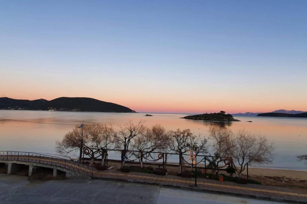 θέα μπροστά στη θάλασσα Apartment Nea Peramos (Macedonia)