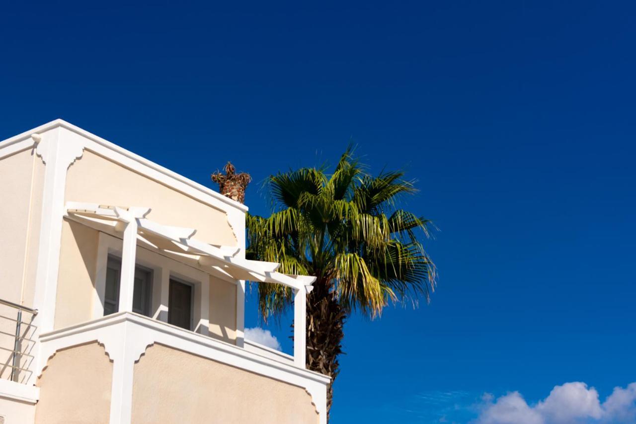 Thira Hotel *
