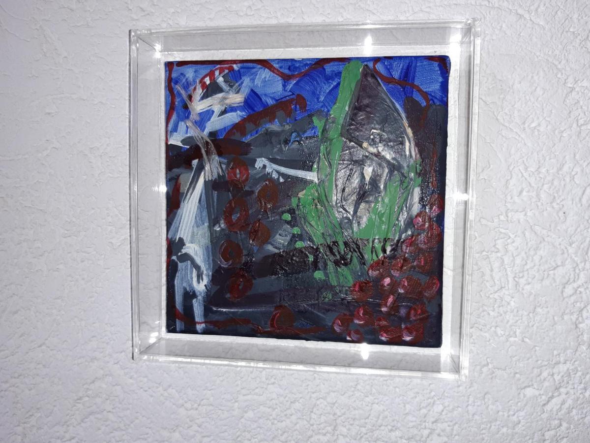 Red Art Maisonette Holiday home Kardhakata