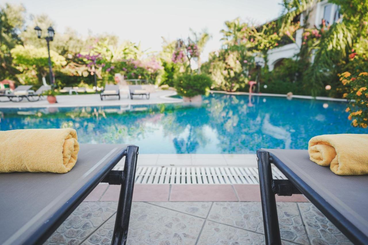 Aparthotel Dionyssos Village *