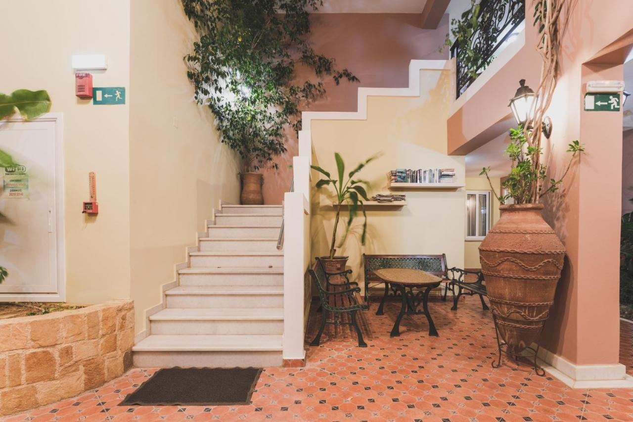 Aparthotel Dionyssos Village *