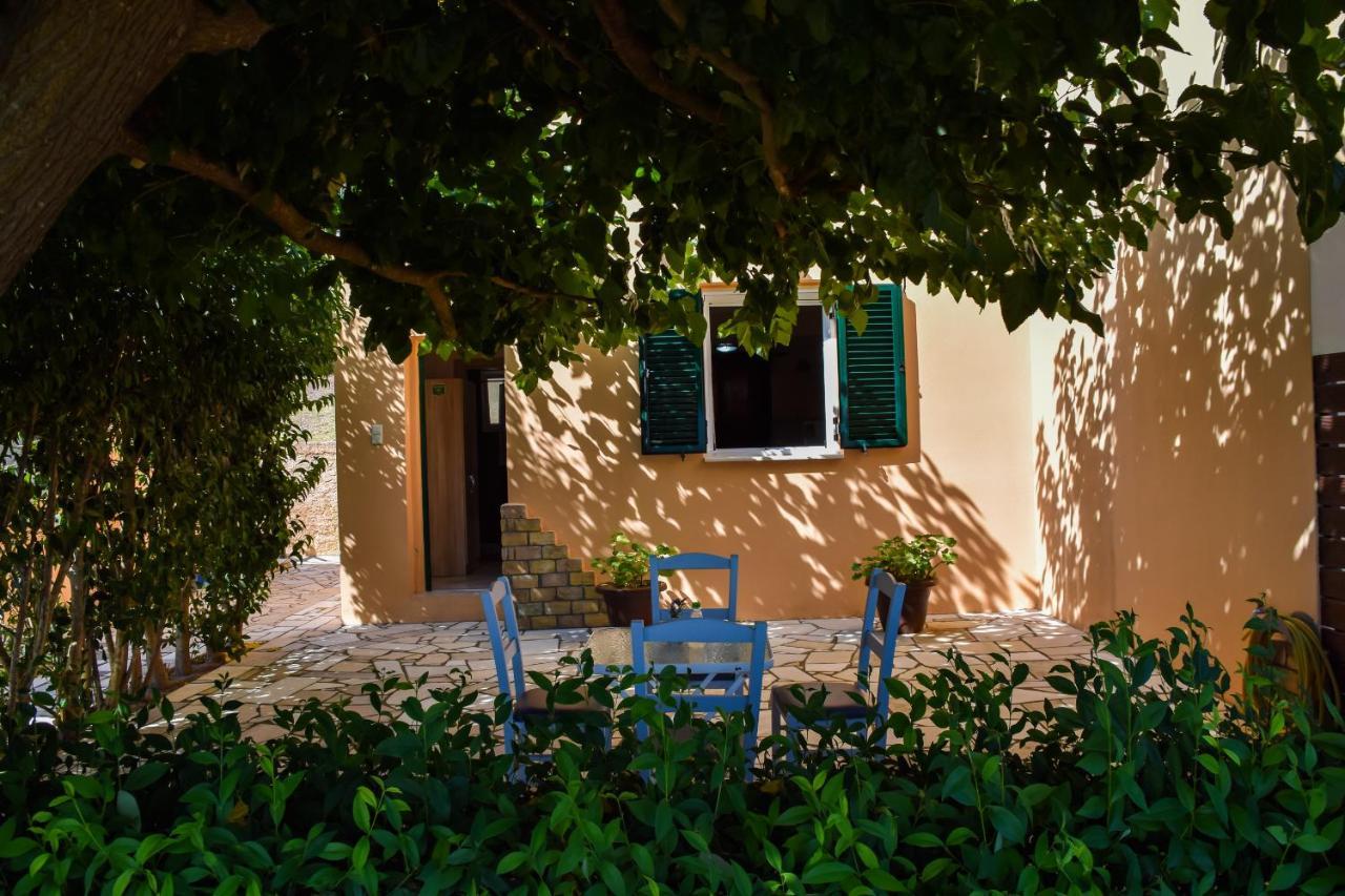 Athina Apartment *