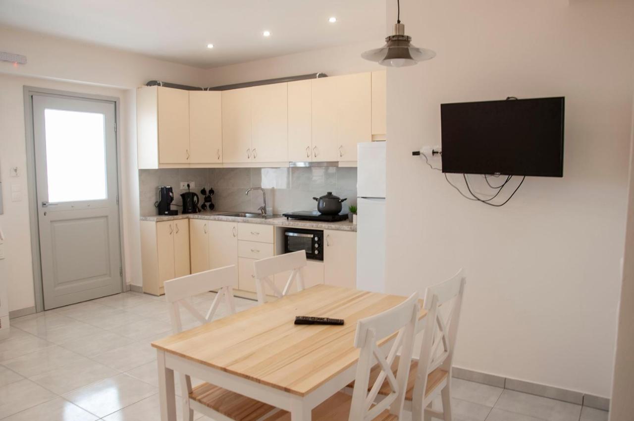 Apartment Vista Mare , 2 Min Drive To The Sea Lakki (Karpathos)