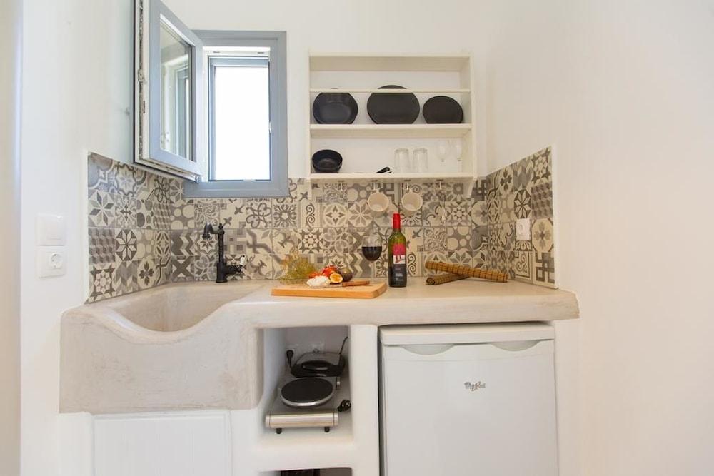 Ampelos Hotel 3*