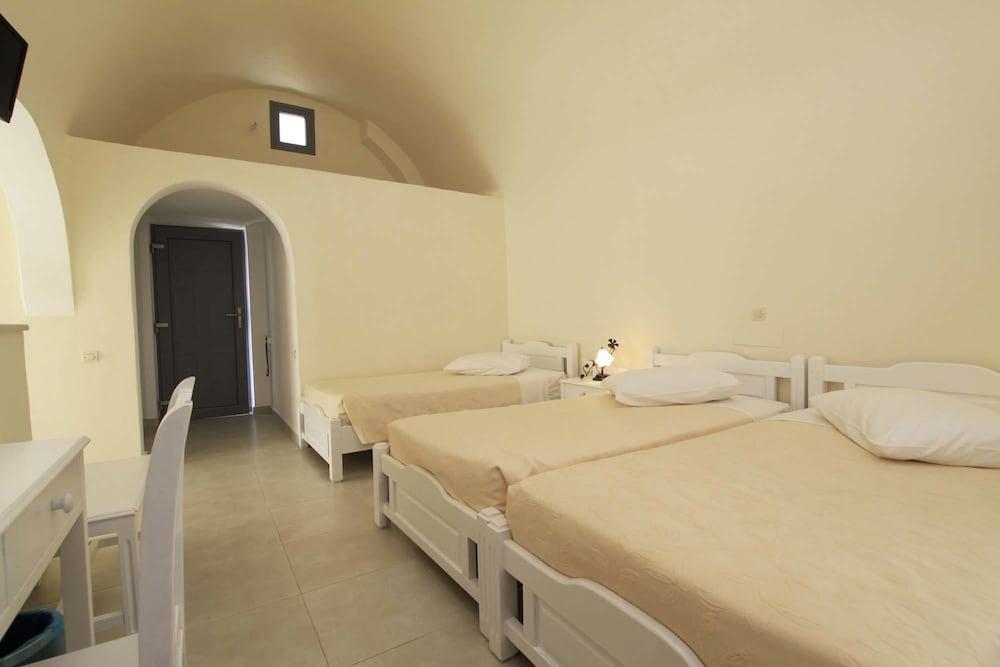 Ersi Aparthotel Fira (Santorini)