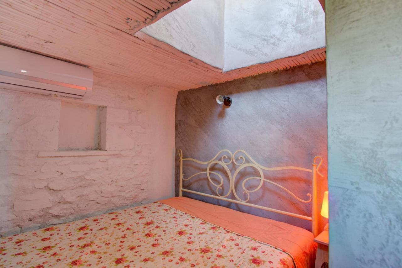 Mani Stone Towers Guest house 3*