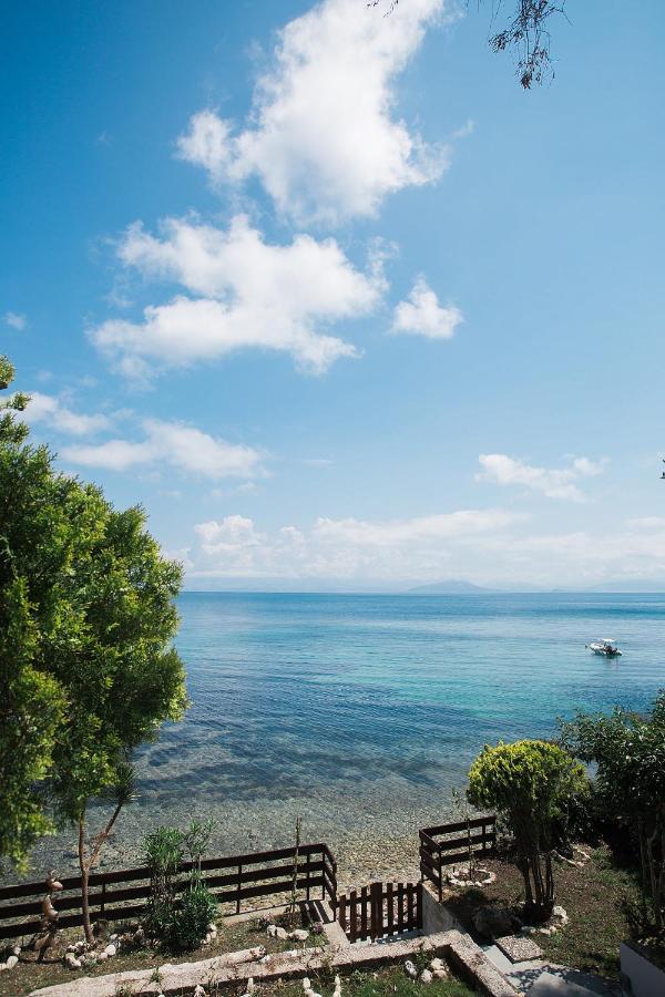 Holiday home Paul Seafront House Mesongi