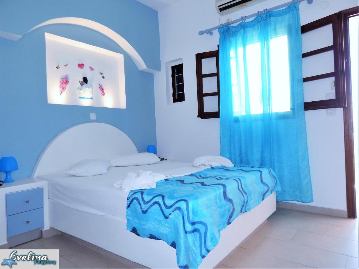 Evelina Pension: Diverse Near Black