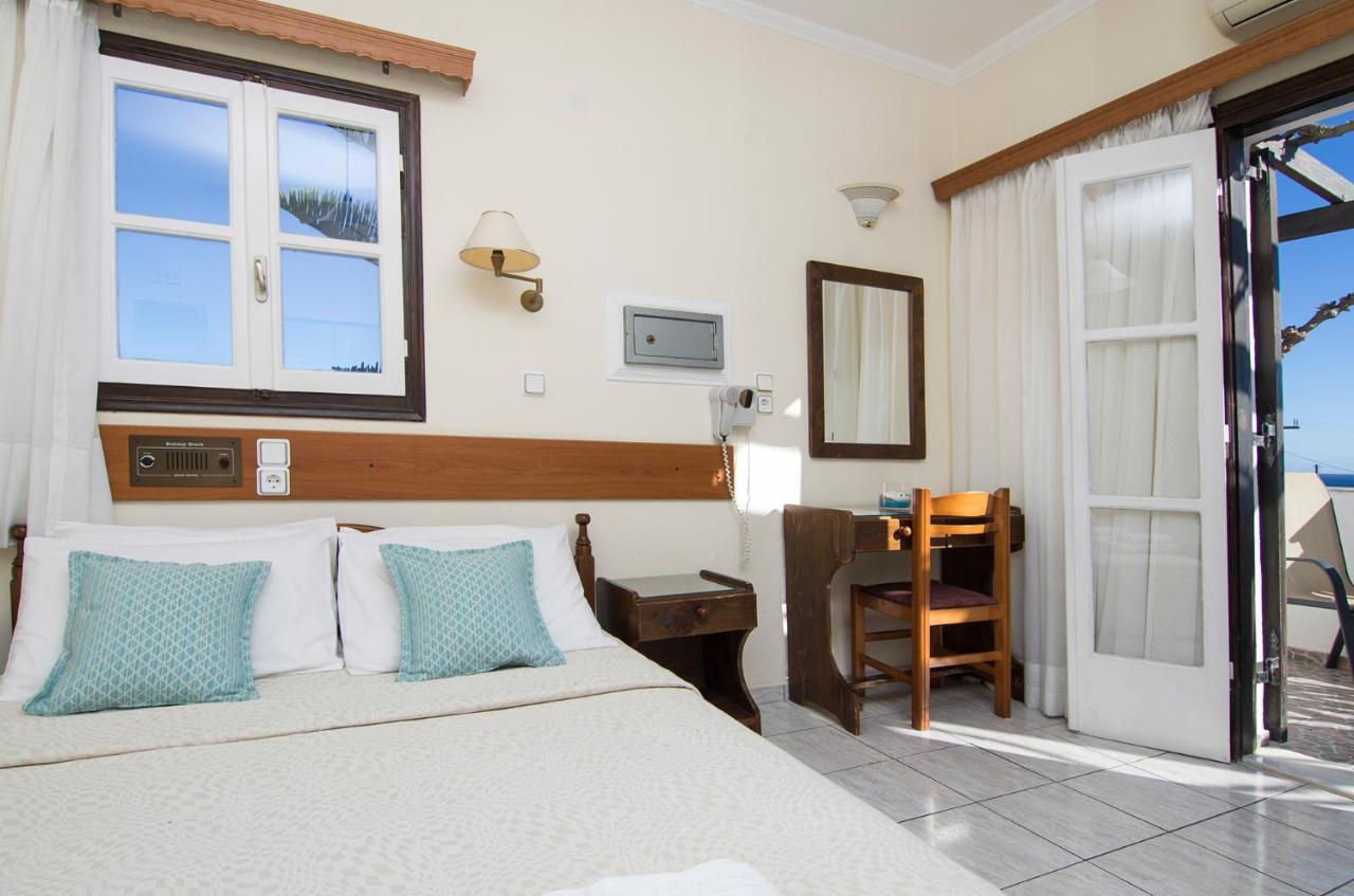 Hotel Santorini 2*