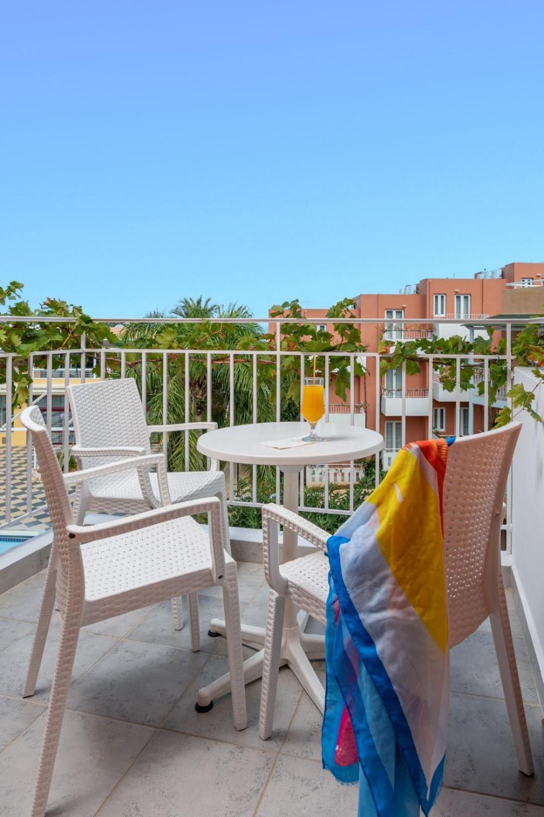 Bellos Hotel 3*