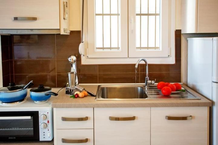 E & M Apartment *