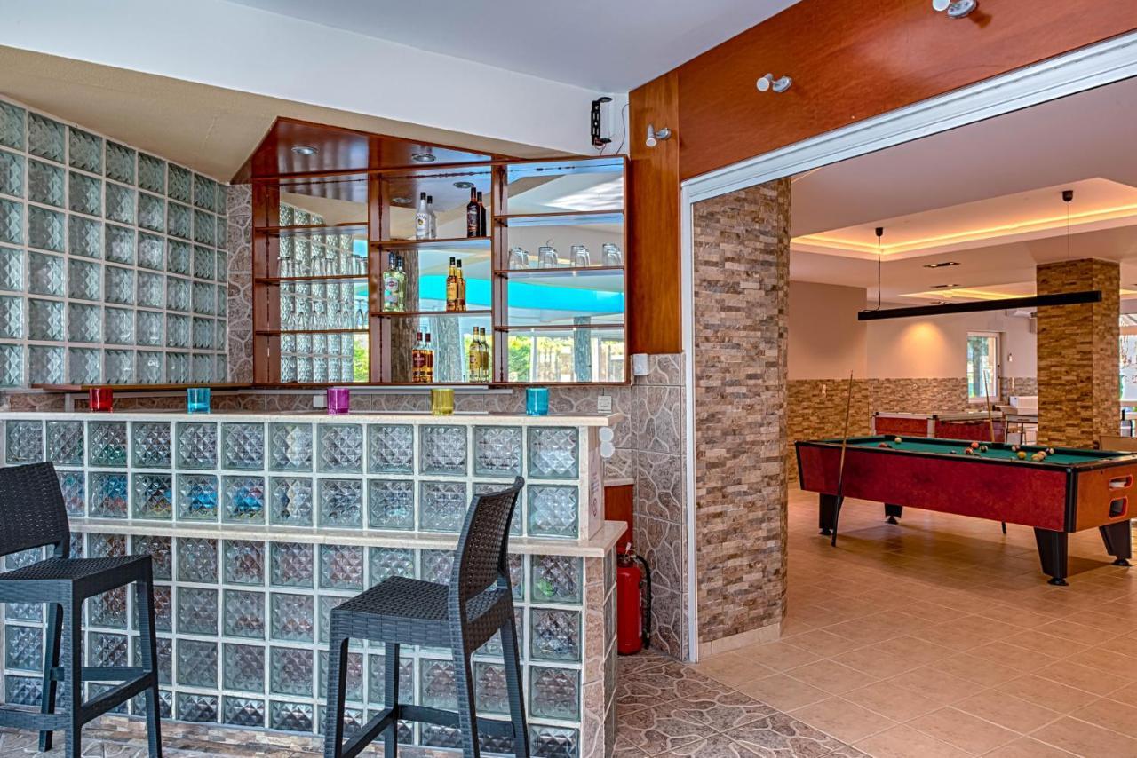 Anilio Plaza Aparthotel 4*