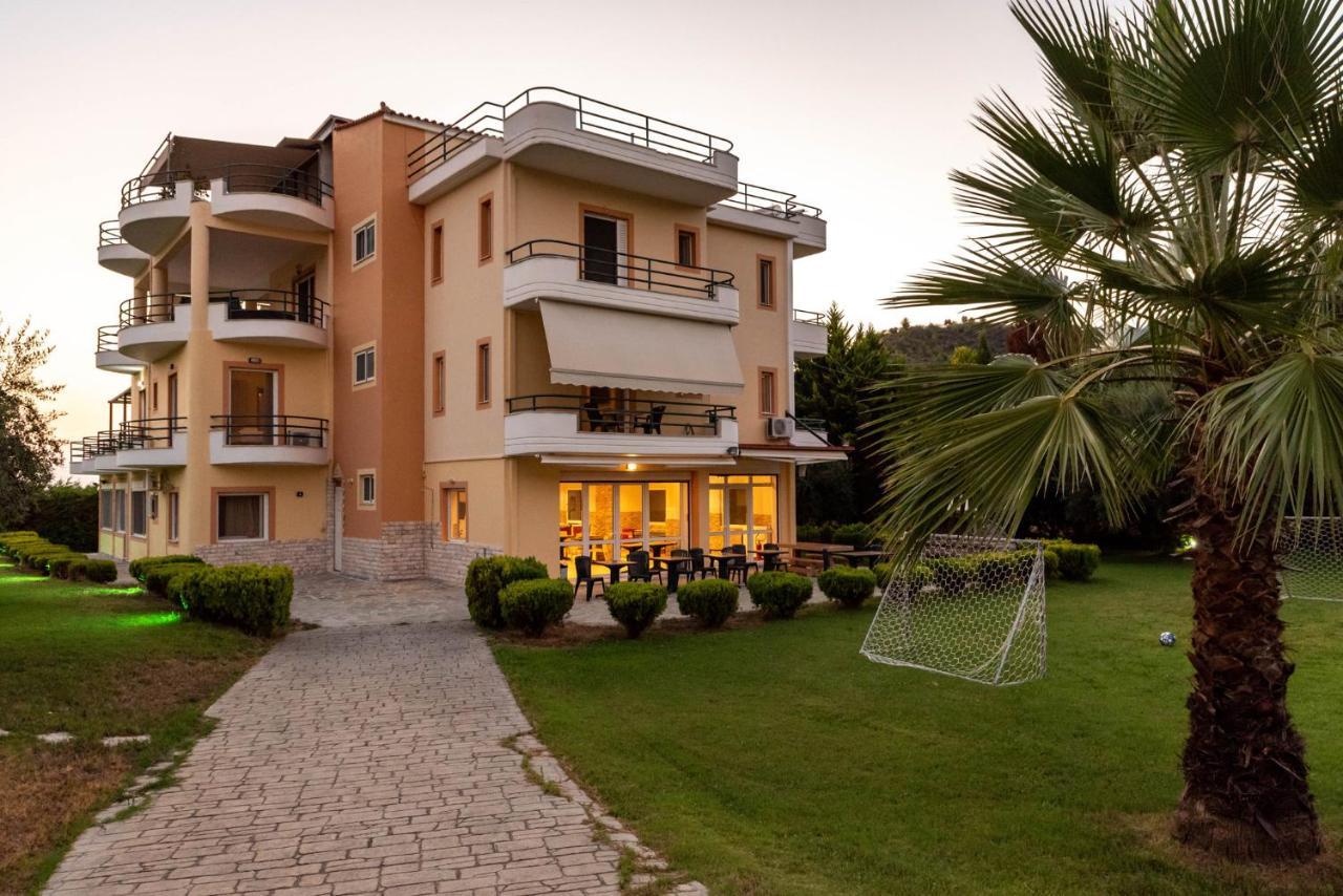 Aparthotel Anilio Plaza