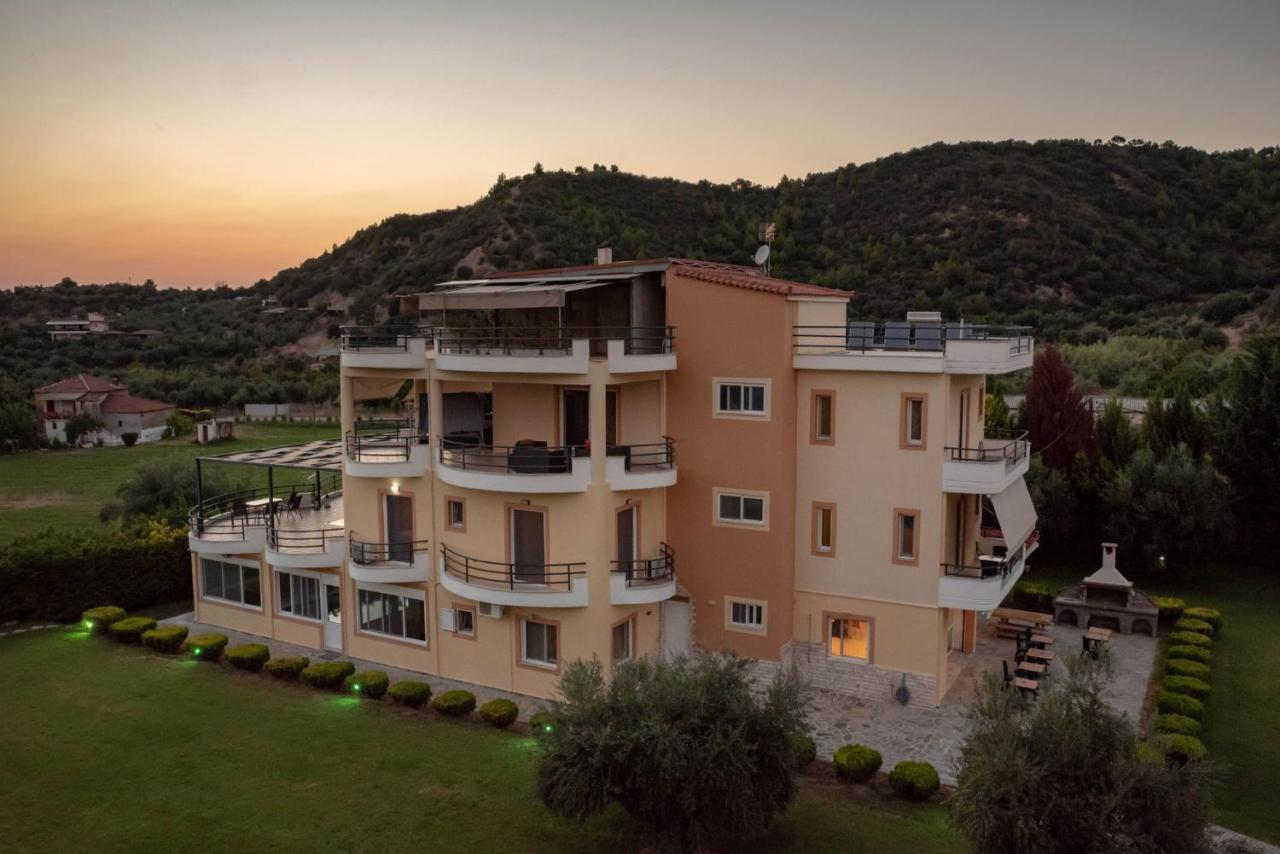 Anilio Plaza 4*