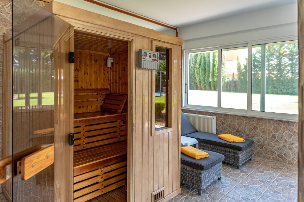 Aparthotel Anilio Plaza