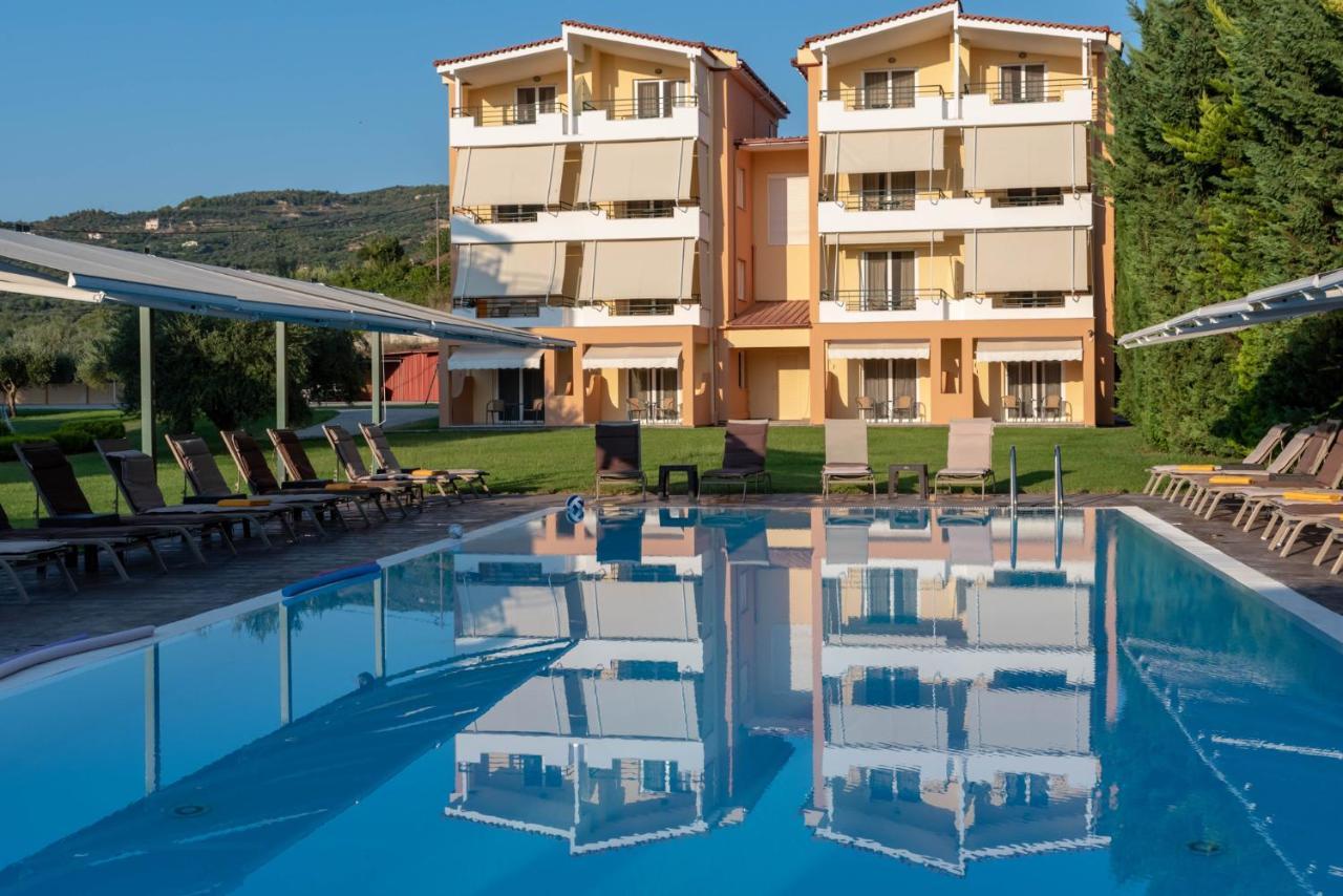 Anilio Plaza Aparthotel 4*