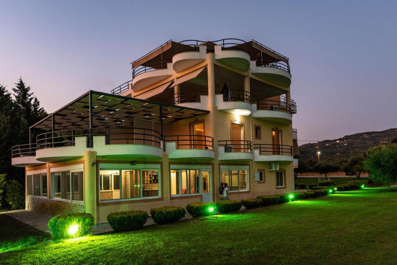 Aparthotel Anilio Plaza