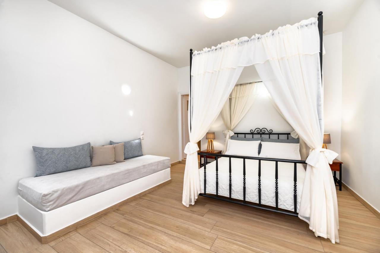 Thira Hotel