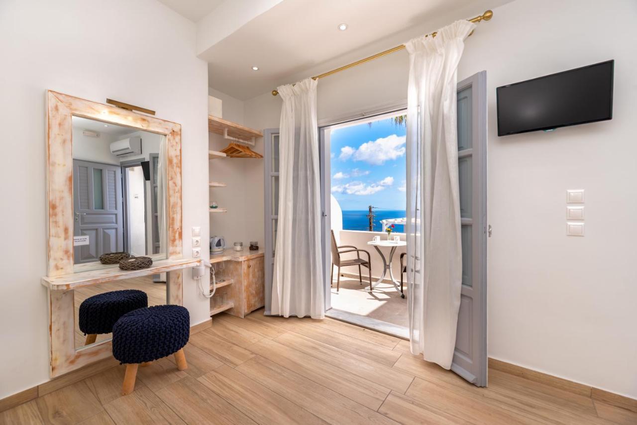 Thira Hotel