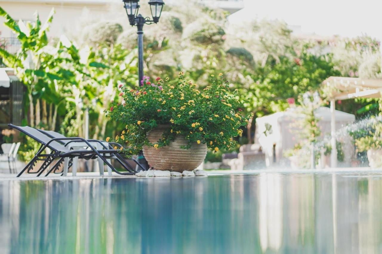 Dionyssos Village Aparthotel *