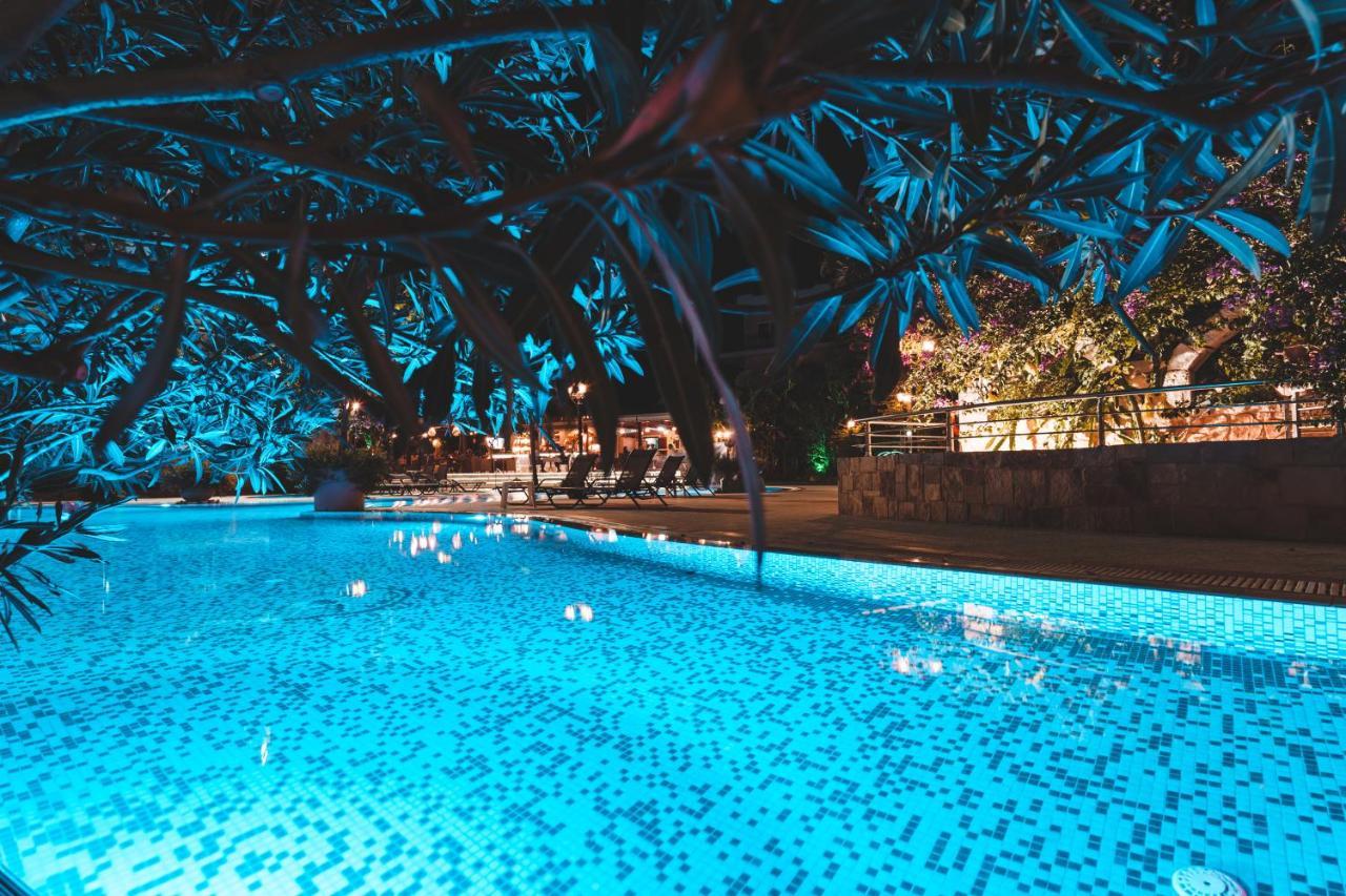 Aparthotel Dionyssos Village *